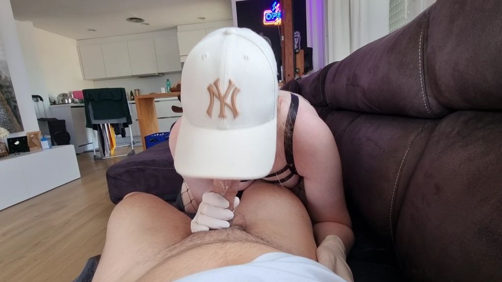 sexy foto nr. 3 von Latex Handjob für Mitbewohner