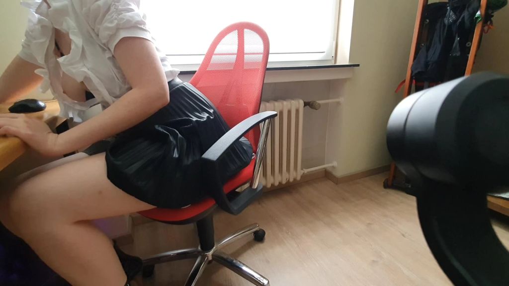 sexy foto nr. 5 von Büro FickFotzen DirtyTalk