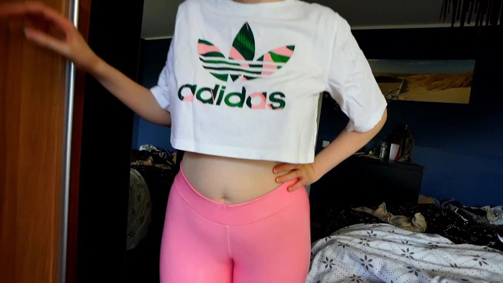 sexy foto nr. 1 von Looser Stiefbruder darf mein Latex Fötzchen besamen