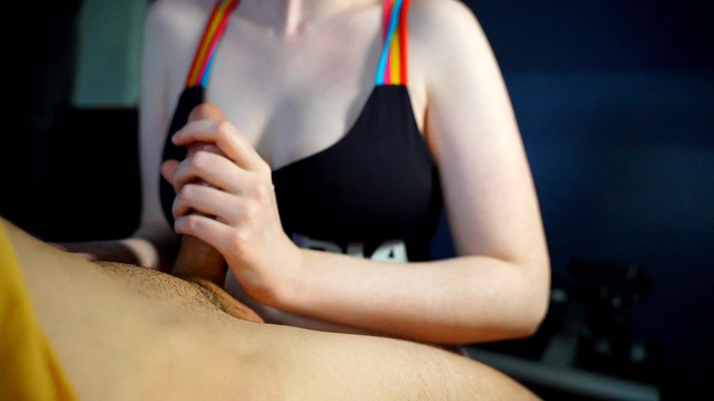 sexy foto nr. 2 von Handjob Schwanzverwöhnung für Stiefdaddy
