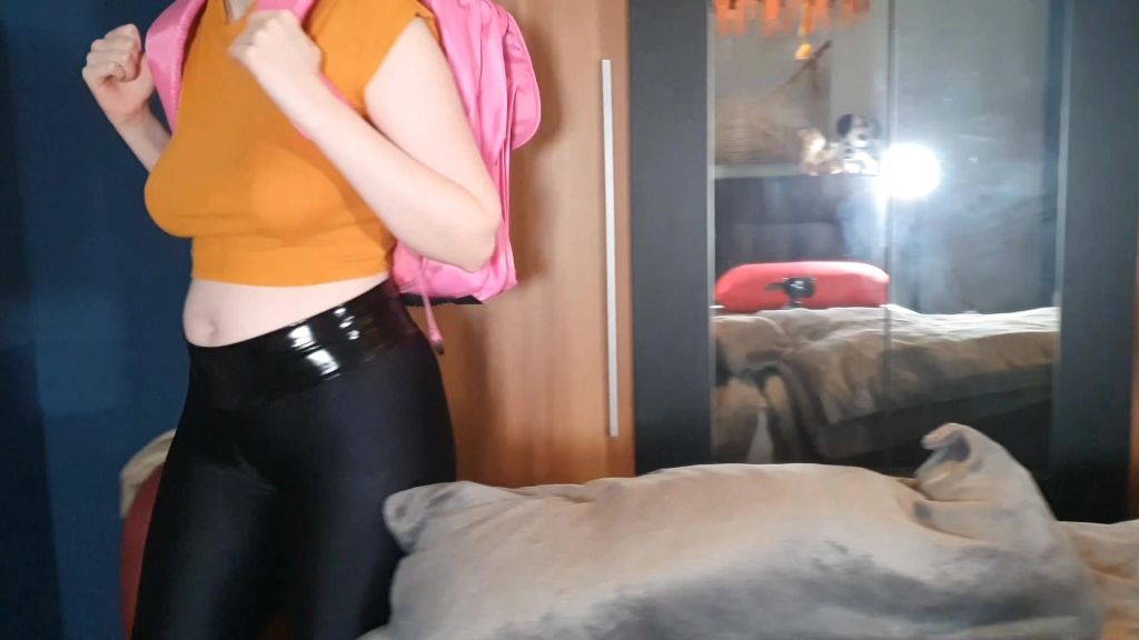 sexy foto nr. 2 von Stiefdaddys Sperma vor der Uni geschluckt