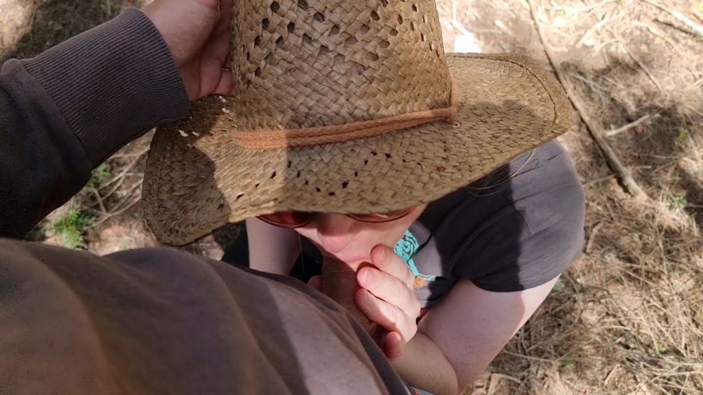 sexy foto nr. 3 von Naturliebhaber mitten im Naturschutzgebiet gefickt Hihi