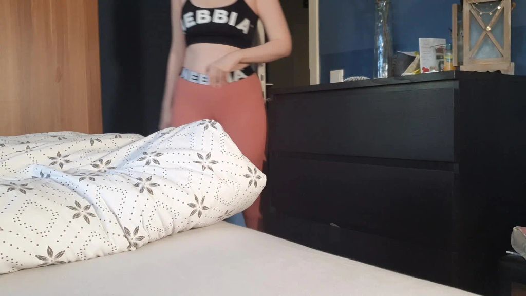 sexy foto nr. 1 von Naivling , er denkt ich betrüg ihn nicht LOL