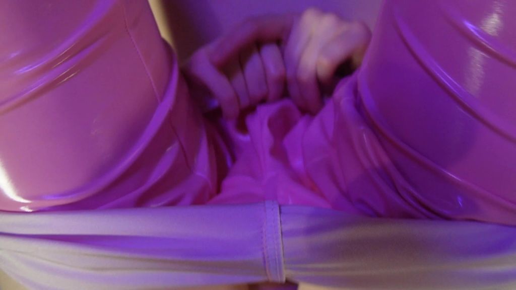 sexy foto nr. 6 von Stiefdaddy`s Fickpuppe! Vor der Uni Sperma schlucken