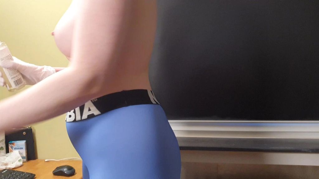 sexy foto nr. 4 von Mitbewohner Monstersprizter aus den Eiern gemolken