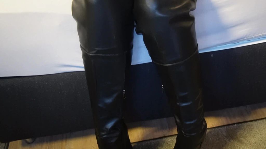 Stiefbruder`s Stiefel Fickpuppe
