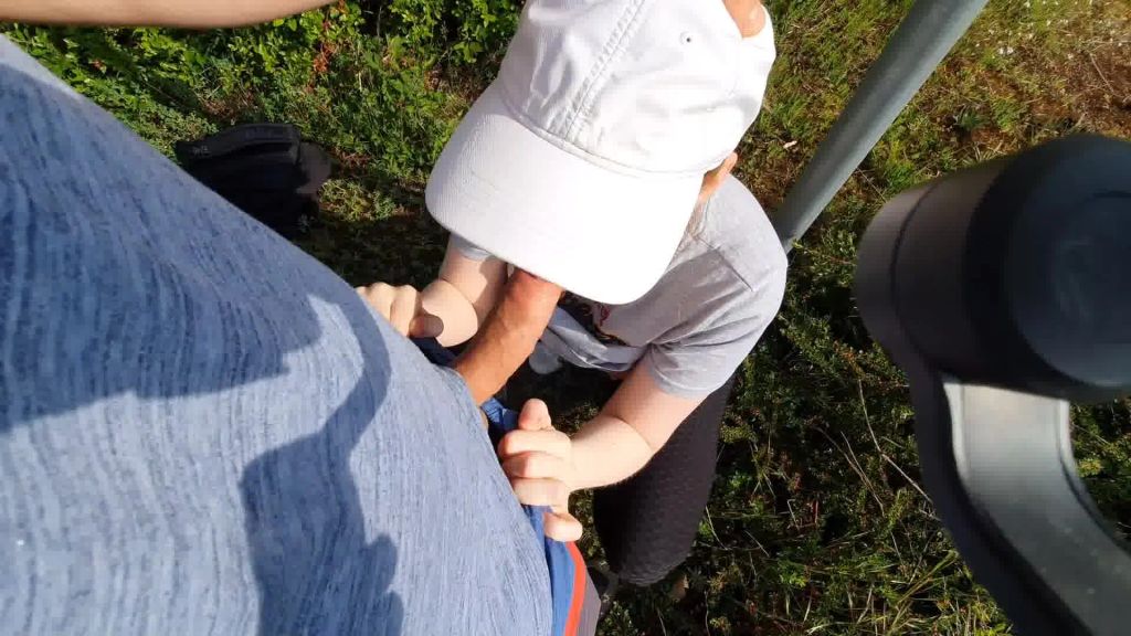 sexy foto nr. 4 von User Richard602 darf mich mitten am Bahnhof ficken