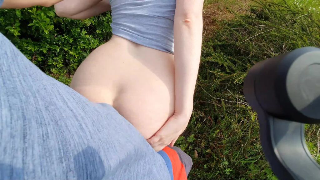 sexy foto nr. 9 von User Richard602 darf mich mitten am Bahnhof ficken