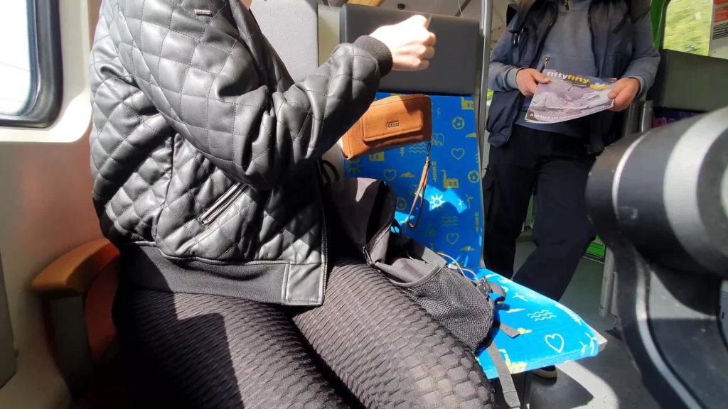 sexy foto nr. 10 von Megakrank!!!!! 2 Männer in 3 Minuten Public  den Tag versüßt