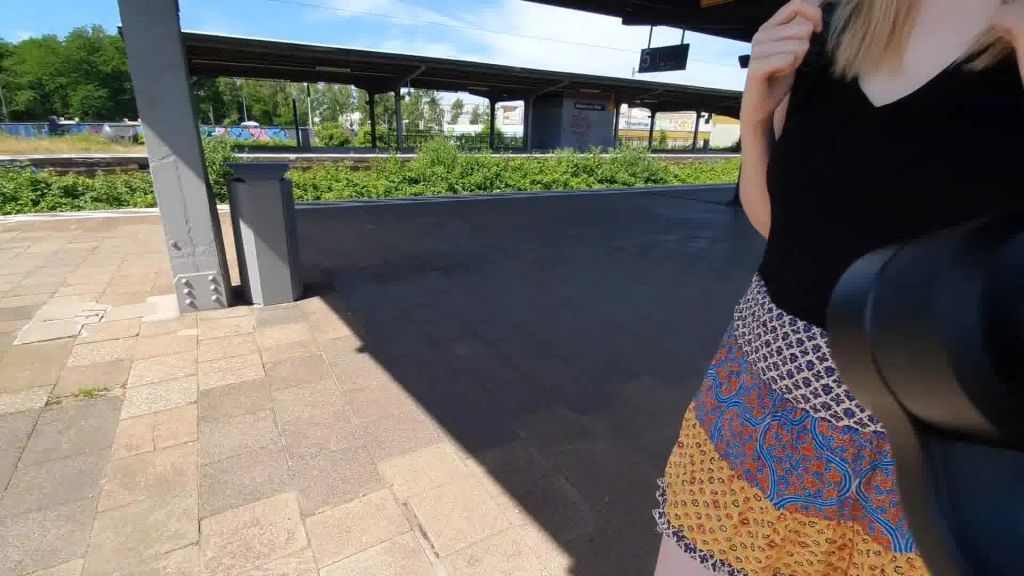 sexy foto nr. 3 von Bei Anruf....als Hobbyhure zum Bahnhof bestellt!!!!