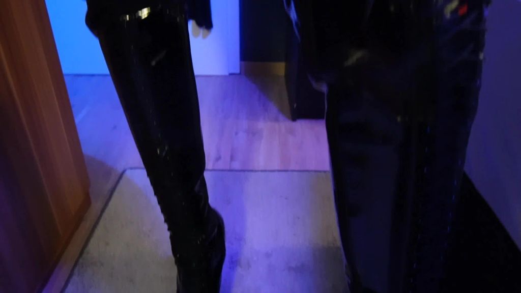 sexy foto nr. 1 von LackFickFötzchen für kleinen Stiefbruder