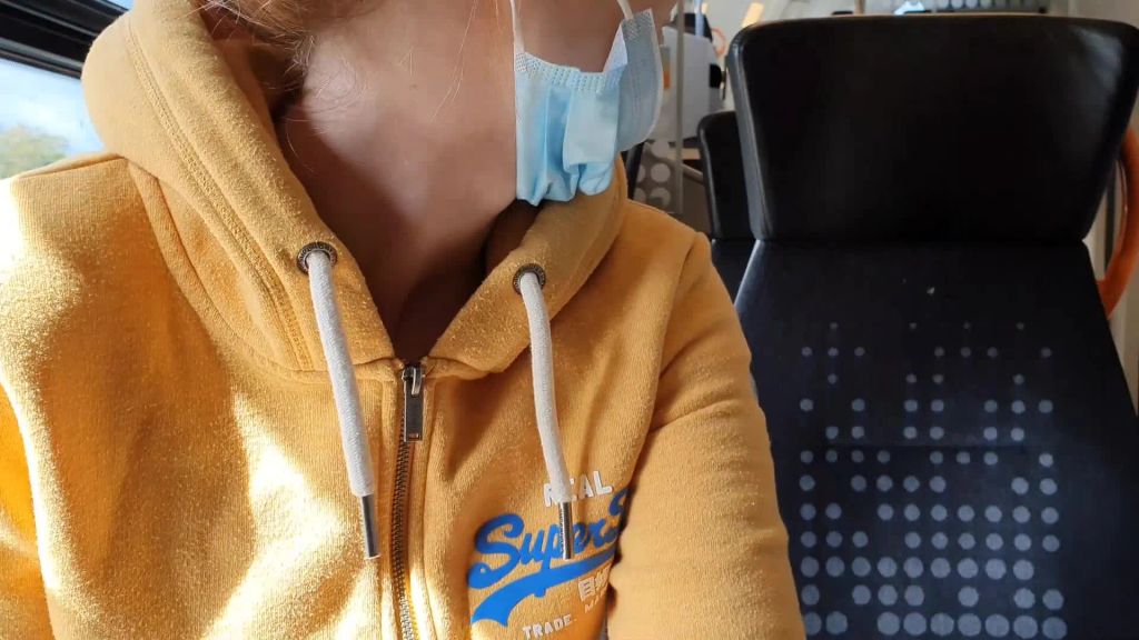 sexy foto nr. 1 von Speed Wichsen im Zug**Handjob vor Schwiegermutters Geburstag