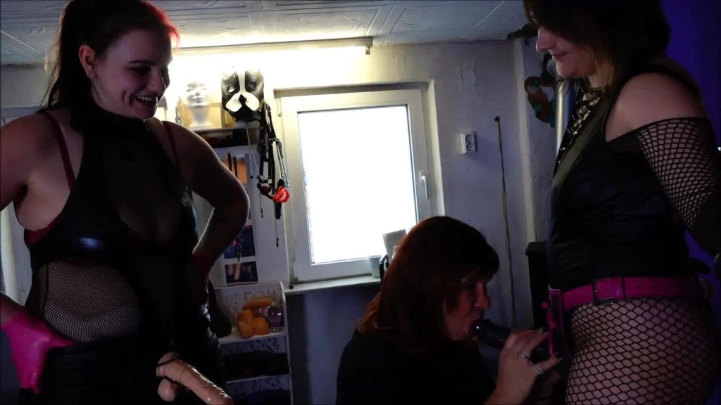 sexy foto nr. 4 von Geile Transen Schlampe Teil 1: Doppelte Maul-Penetration