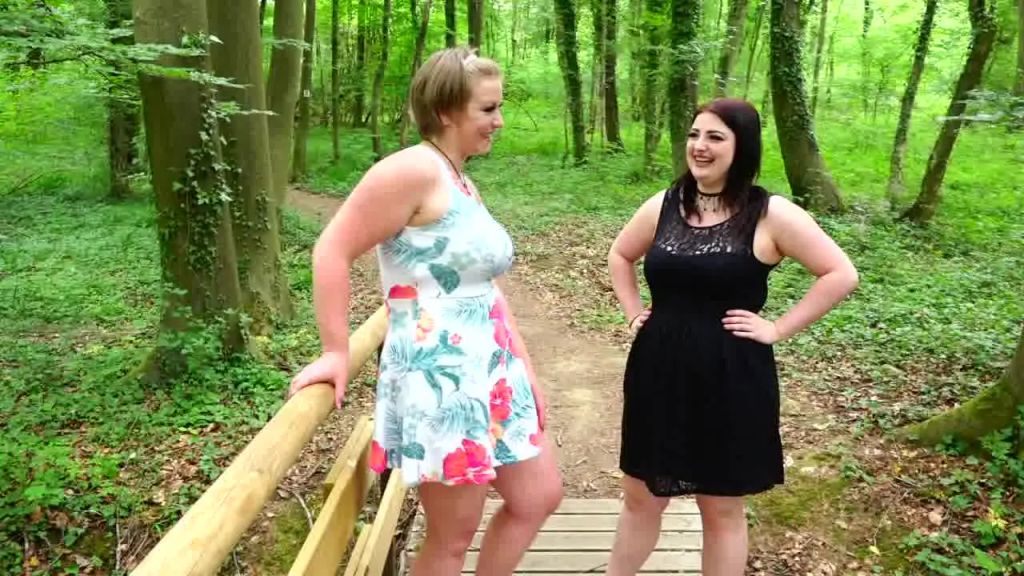 sexy foto nr. 3 von Wofür sind den Freundinnen da? Geile Lesbenaktioni n Wald