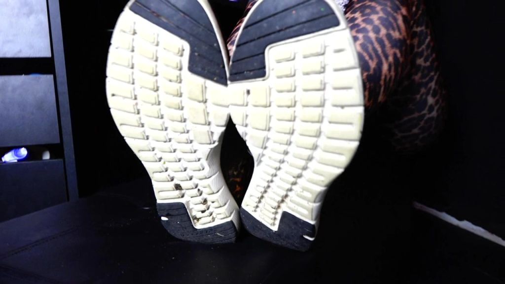 sexy foto nr. 9 von Fetisch Wunsch Clip mit meinen neuen Sneakers