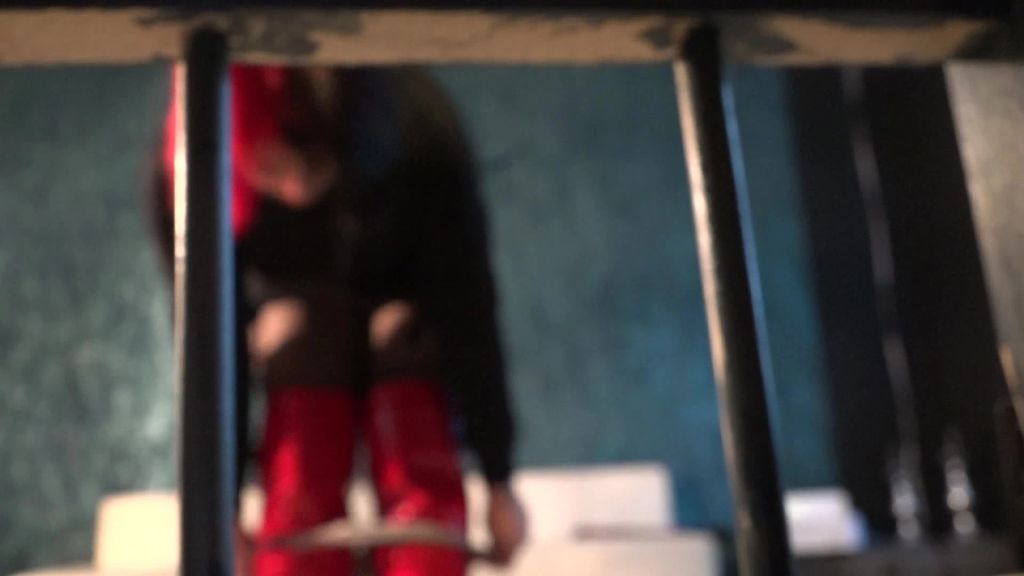 sexy foto nr. 7 von Was mit unartigen Cuckis passiert