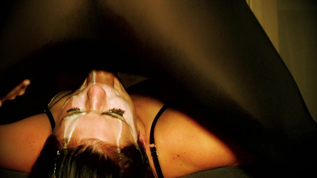 sexy foto nr. 10 von Monster-Cumshot zu Halloween