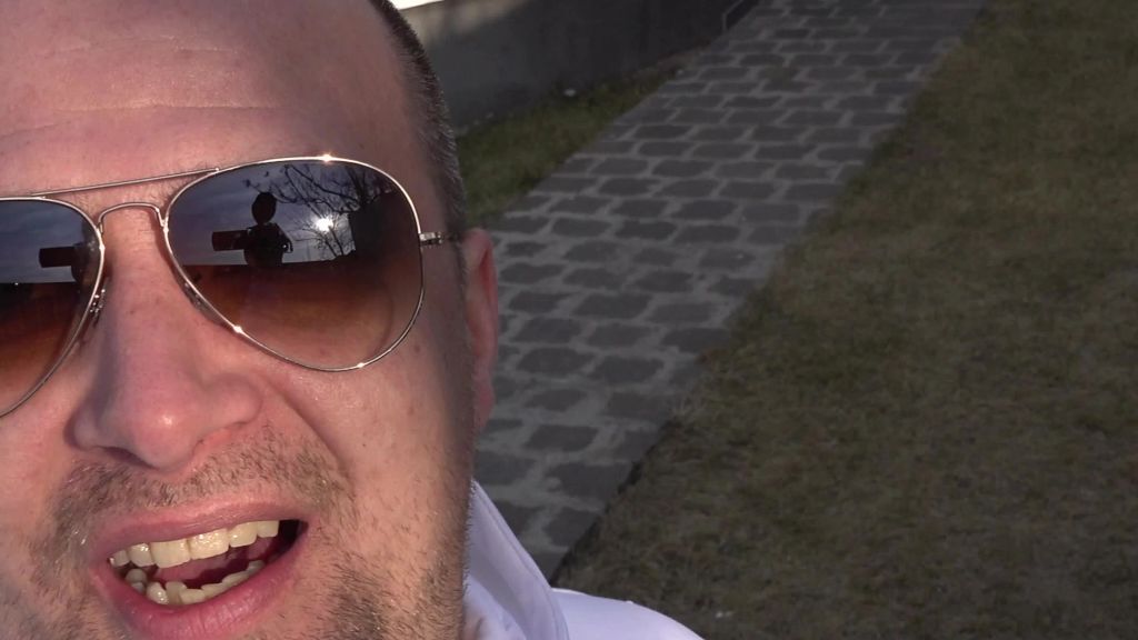 sexy foto nr. 1 von Er liefert mich aus