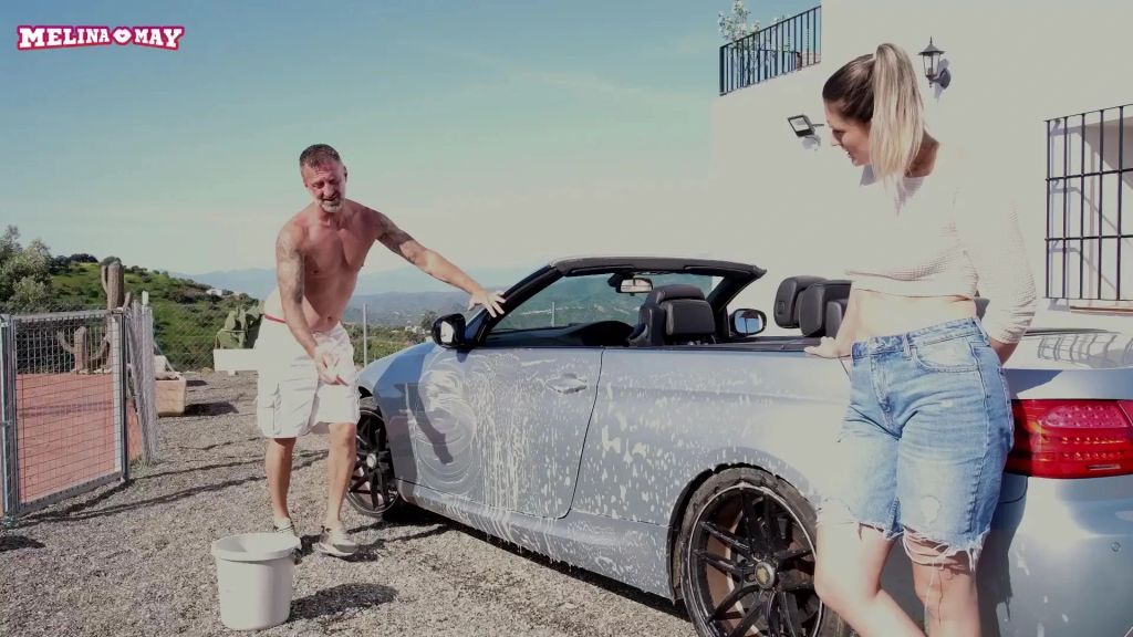 Es eskaliert Anal auf der Motorhaube