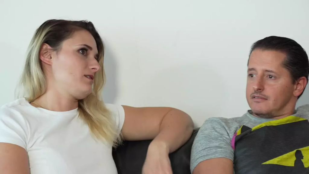 sexy foto nr. 2 von Hilfe er bringt es nicht. !TRAILER!