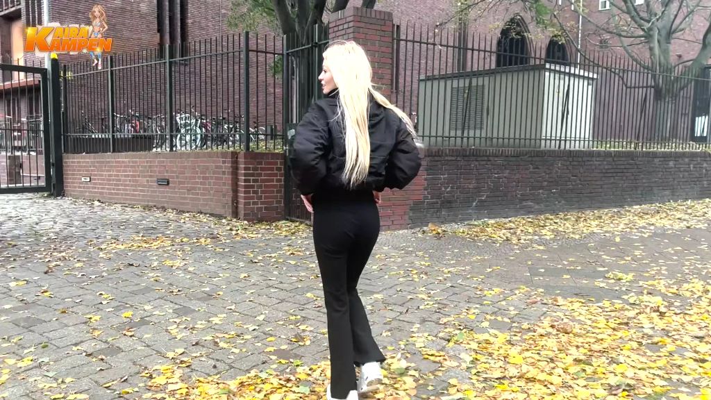 sexy foto nr. 1 von Public Piss in Berlin