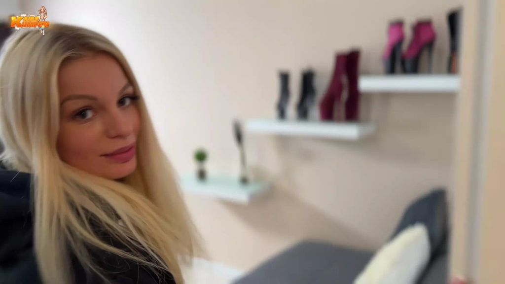 sexy foto nr. 2 von EIN KNOCHEN FÜR KAIRA! Mitgenommen und Reingespritzt!