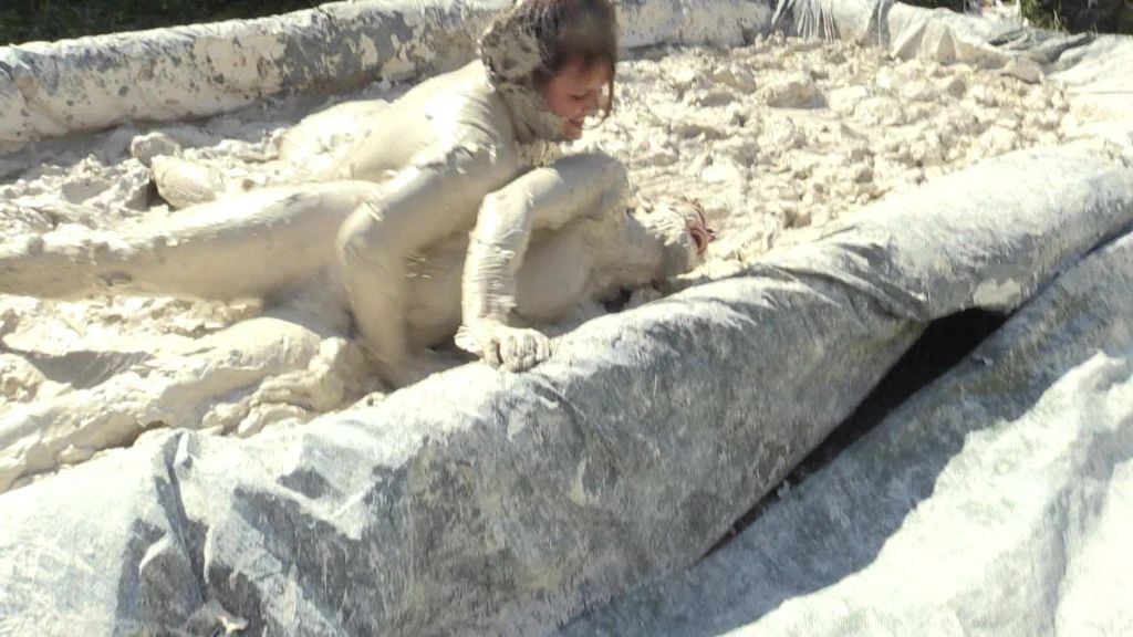 sexy foto nr. 8 von Mudfight