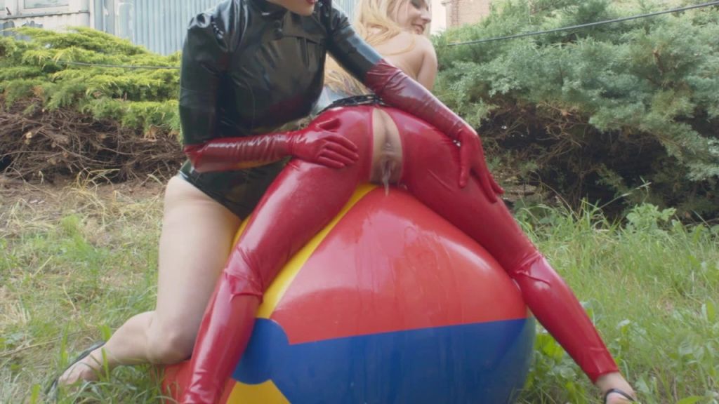 sexy foto nr. 6 von Gummiballfisten in Latex