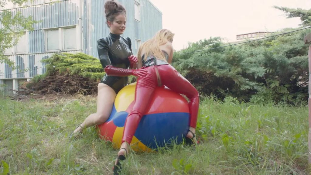sexy foto nr. 8 von Gummiballfisten in Latex