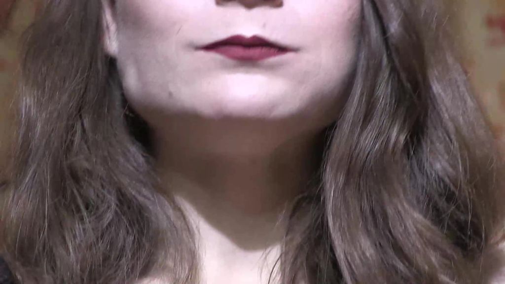 sexy foto nr. 5 von Giantess Snack - Ich schrumpfe dich