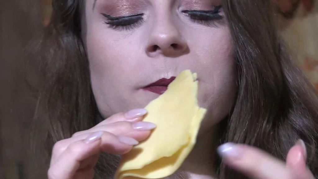 sexy foto nr. 9 von Giantess Snack - Ich schrumpfe dich