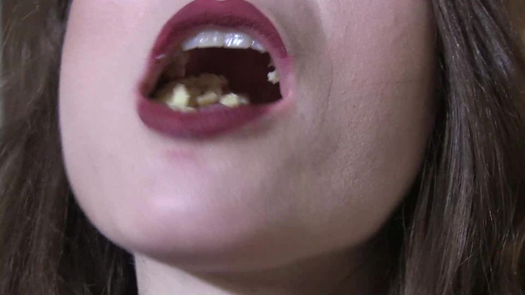 sexy foto nr. 10 von Giantess Snack - Ich schrumpfe dich