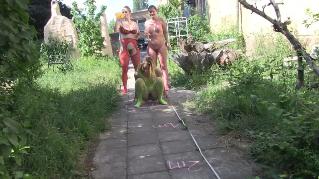 sexy foto nr. 4 von Weitpissen - 5x pinkeln um den Sieg