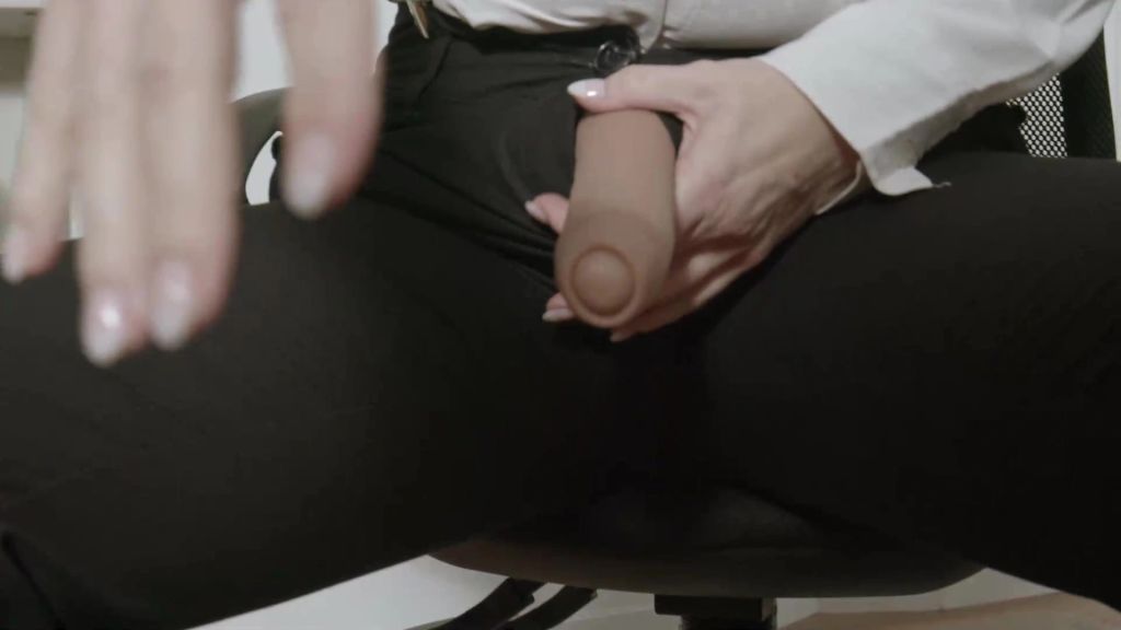 sexy foto nr. 5 von Lutsch meinen Boss-Schwanz