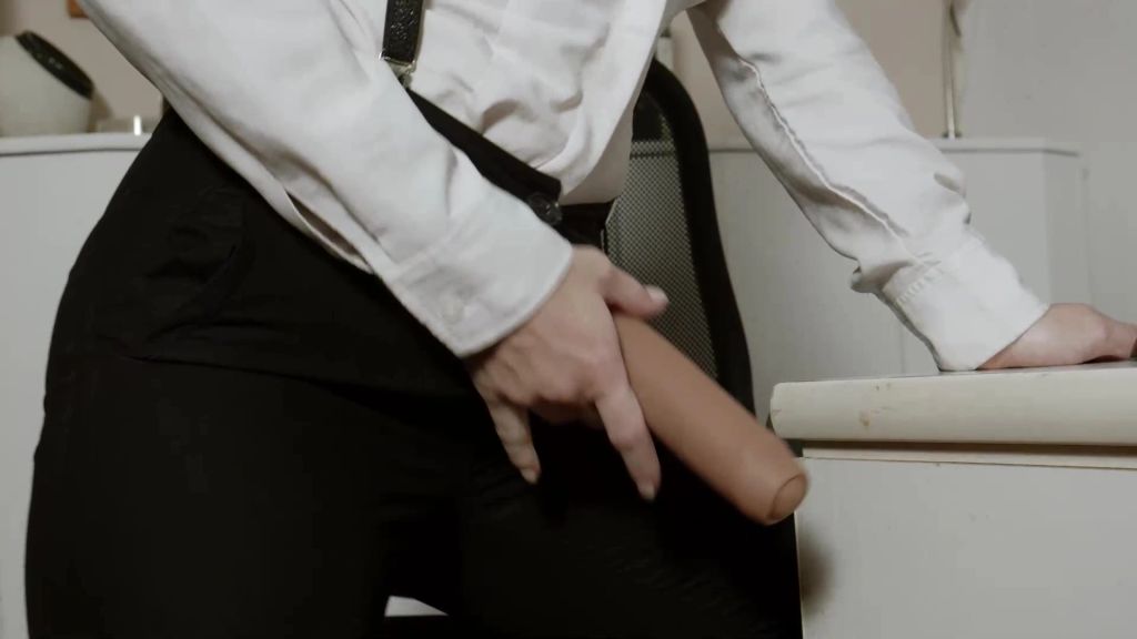 sexy foto nr. 9 von Lutsch meinen Boss-Schwanz