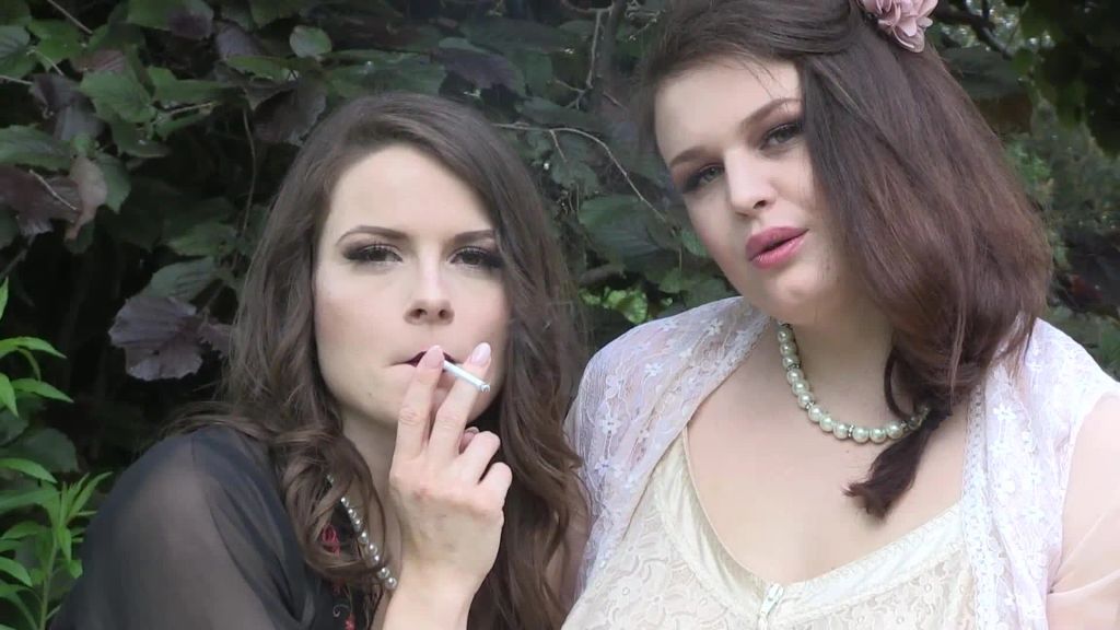 sexy foto nr. 2 von Sexy Wichskontrolle - Wir rauchen und ficken dein Hirn