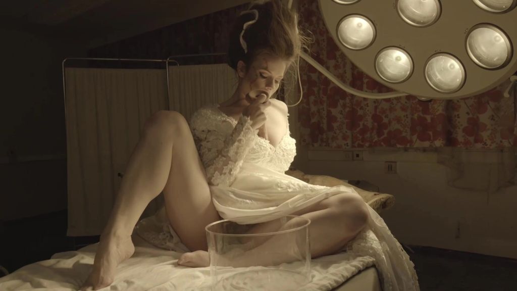 sexy foto nr. 7 von Frankenstein's notgeile Braut