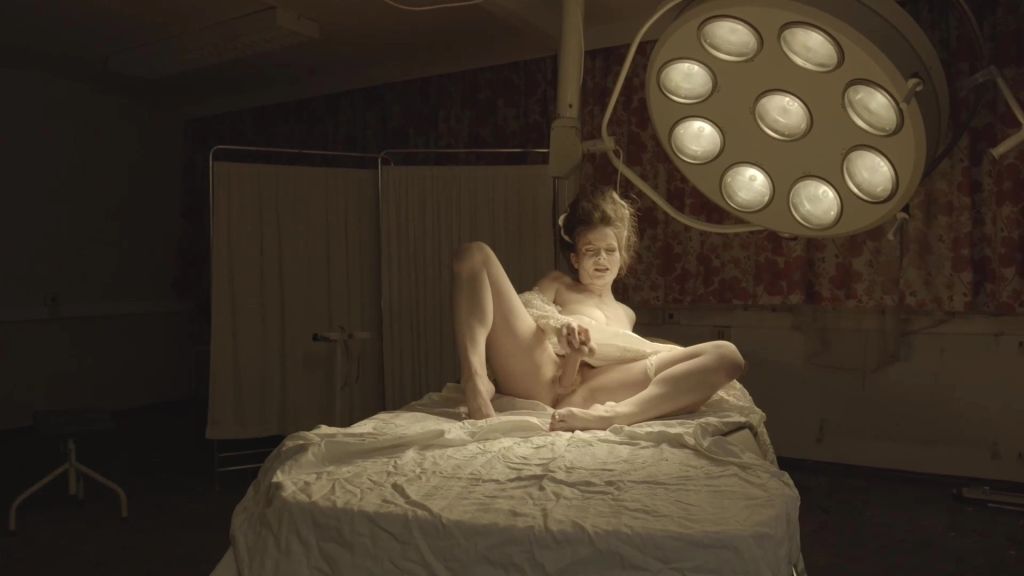 sexy foto nr. 10 von Frankenstein's notgeile Braut