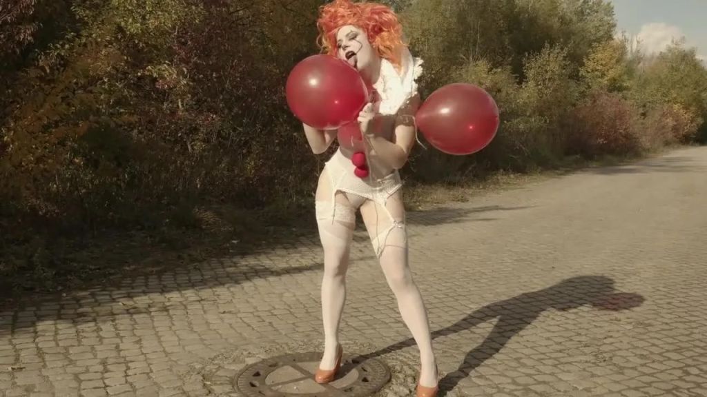 sexy foto nr. 4 von Pennywise fickt Luftballons