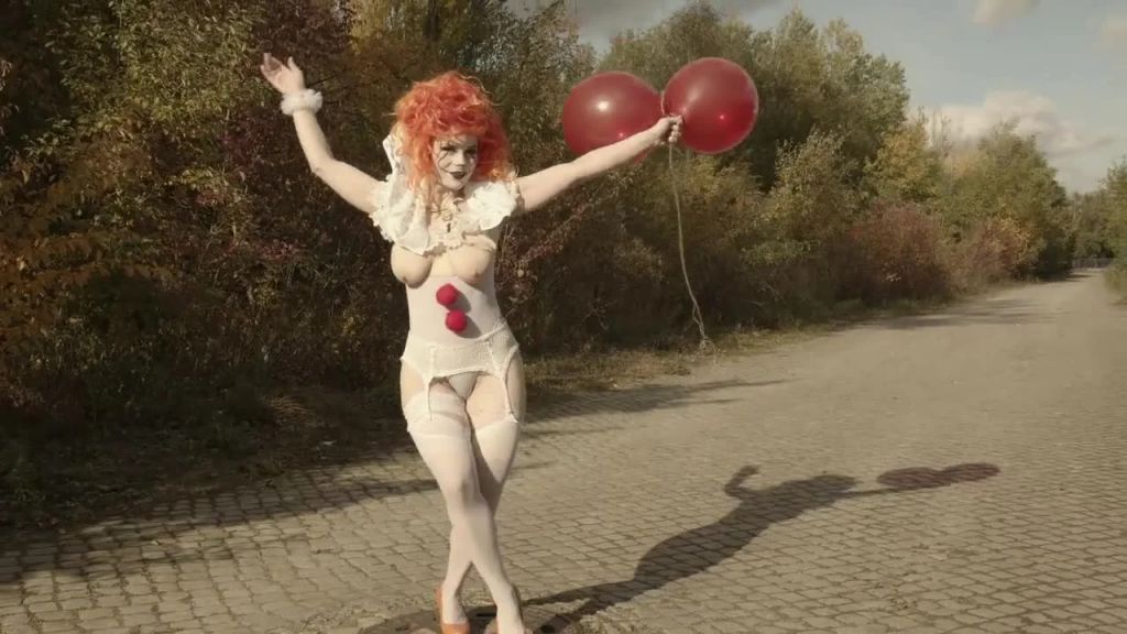 sexy foto nr. 5 von Pennywise fickt Luftballons