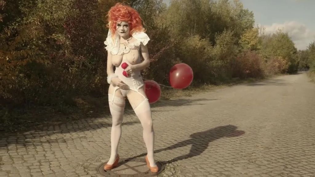 sexy foto nr. 6 von Pennywise fickt Luftballons