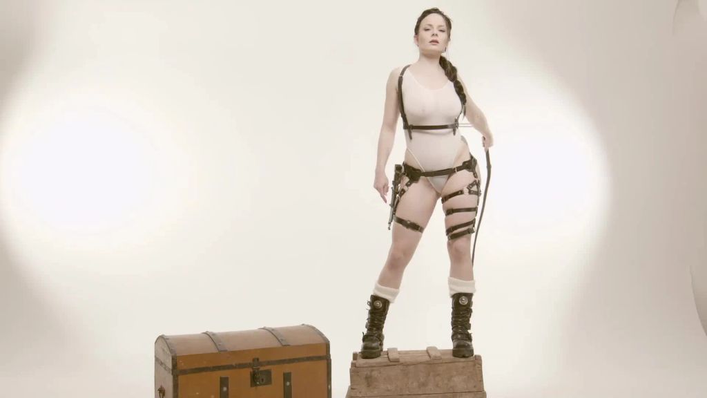 sexy foto nr. 1 von Lara Croft und die Peitsche der Lust