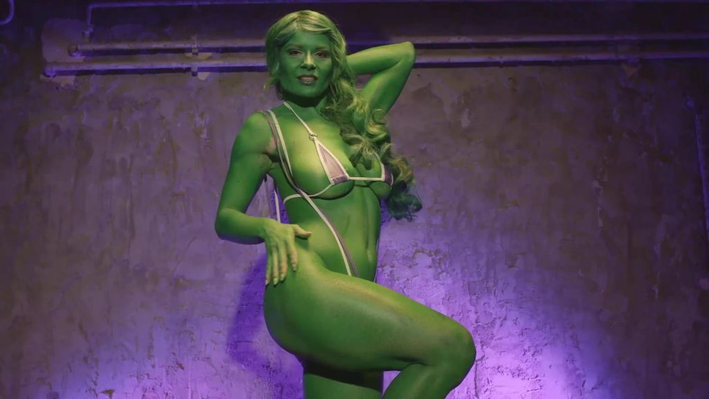 sexy foto nr. 5 von SHE-HULK Wichsanleitung