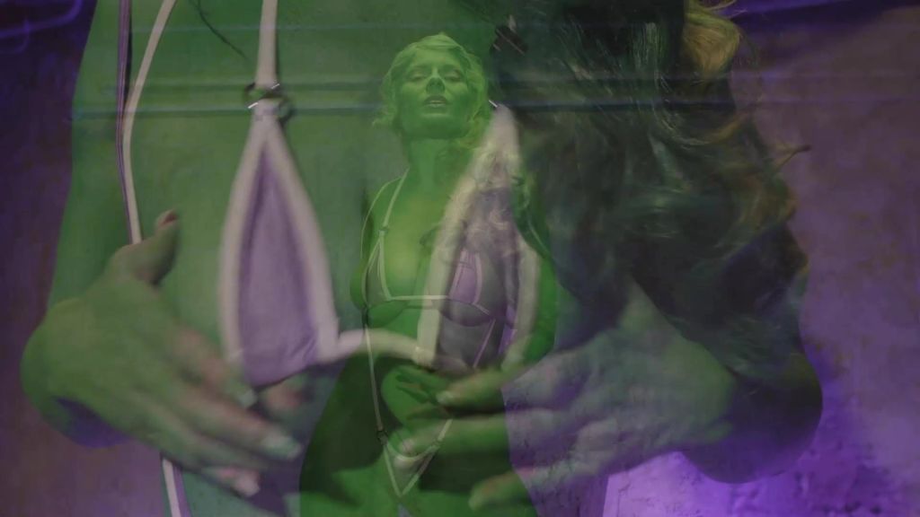 sexy foto nr. 9 von SHE-HULK Wichsanleitung