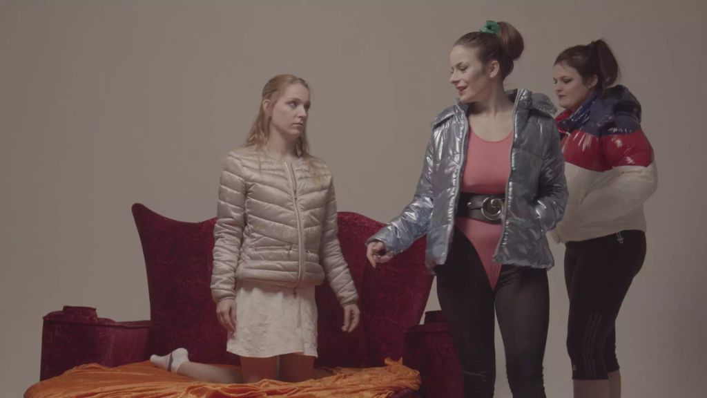 Daunenjacken Girlgang - Aufnahmeprüfung