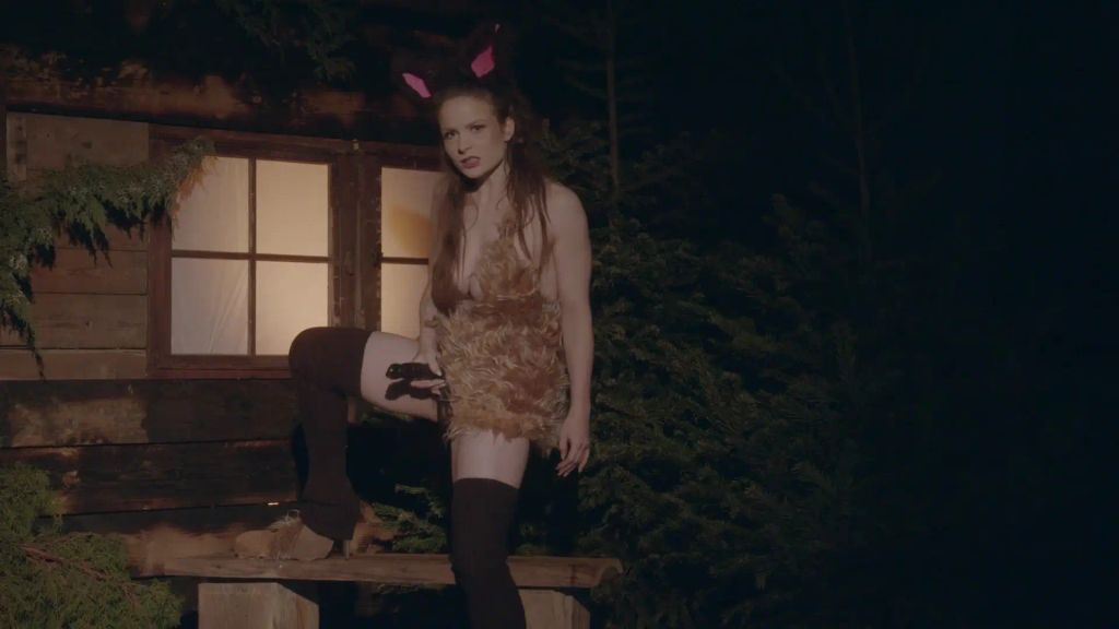 sexy foto nr. 8 von Futa Wolf verlangt Wegezoll