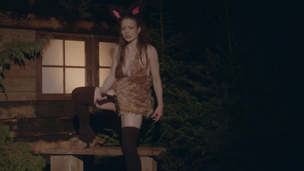 sexy foto nr. 9 von Futa Wolf verlangt Wegezoll