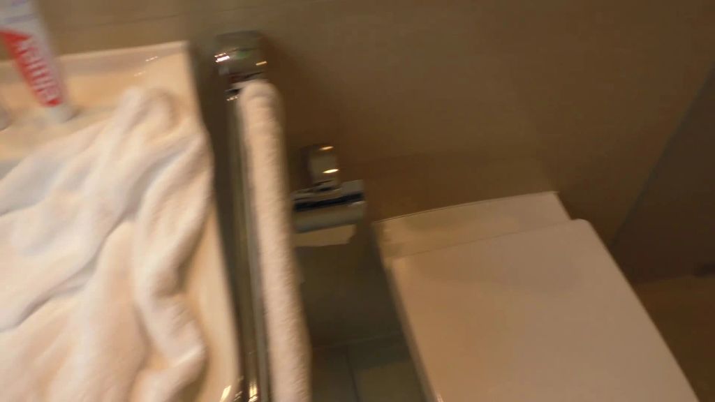 sexy foto nr. 1 von Nach der Morgendusche kommt der Morgenfick POV