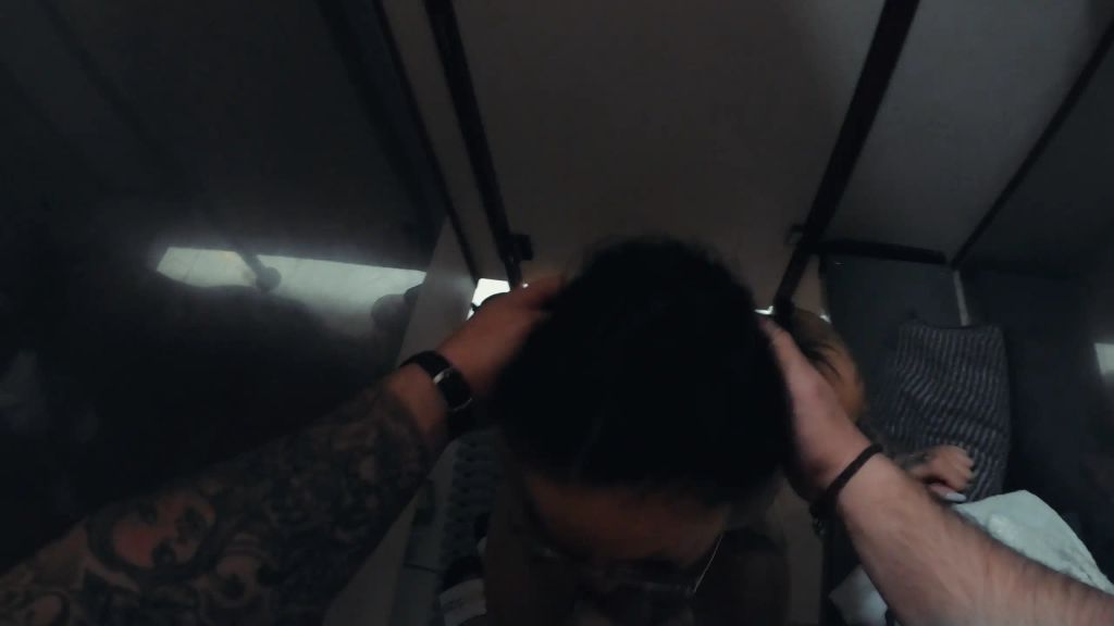 sexy foto nr. 9 von Public Blowjob big Cumshot