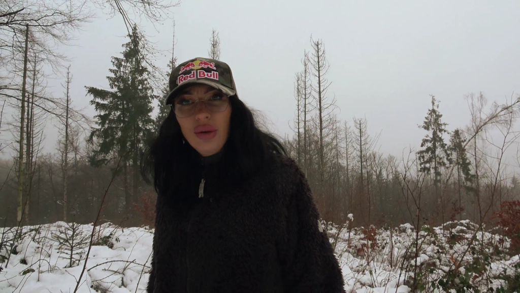 sexy foto nr. 3 von Vom Förster gefickt und vollgepumpt CREAMPIE und OUTDOOR